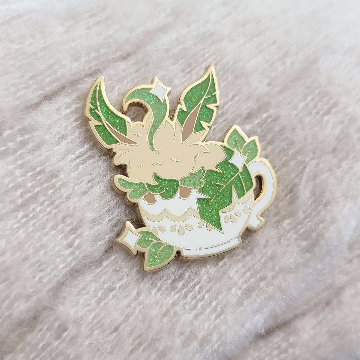 Teacup Leafeon Eevee Pin