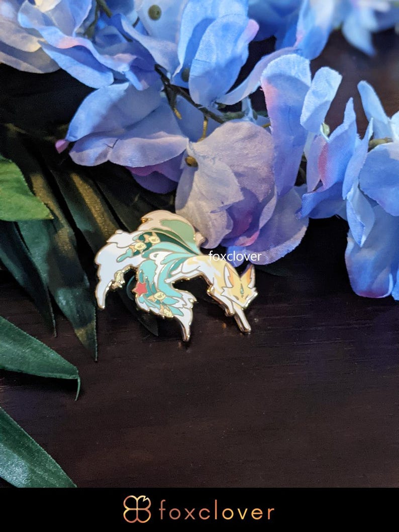 Foxes for All Seasons: Summer - Ocean and Waves - Gold Enamel Pin