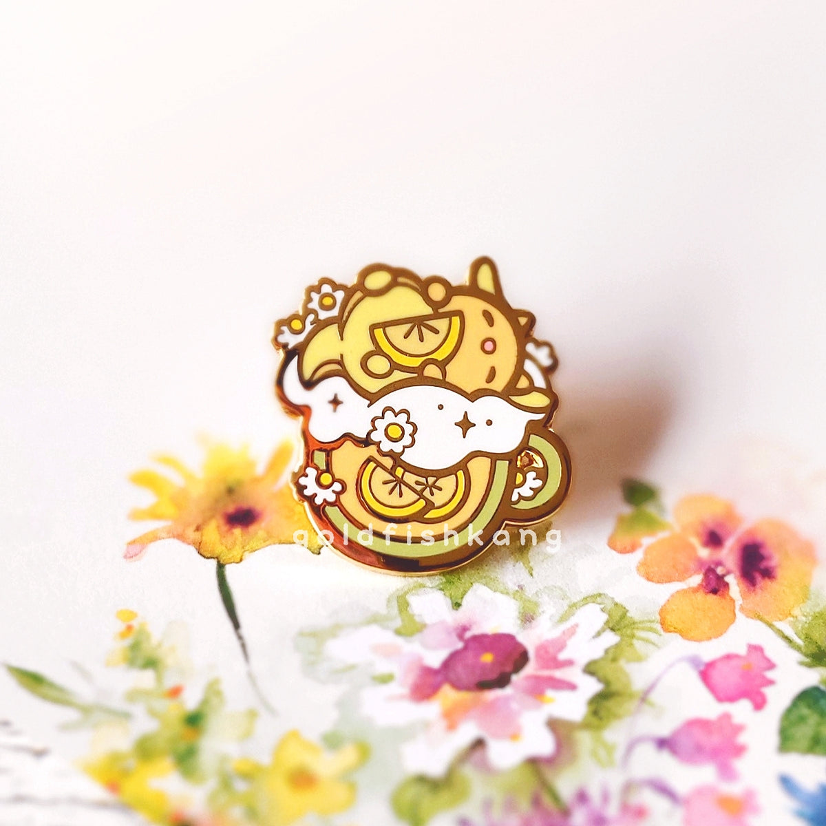 Tea Dragons Enamel Pin: Lemon Chamomile Cream