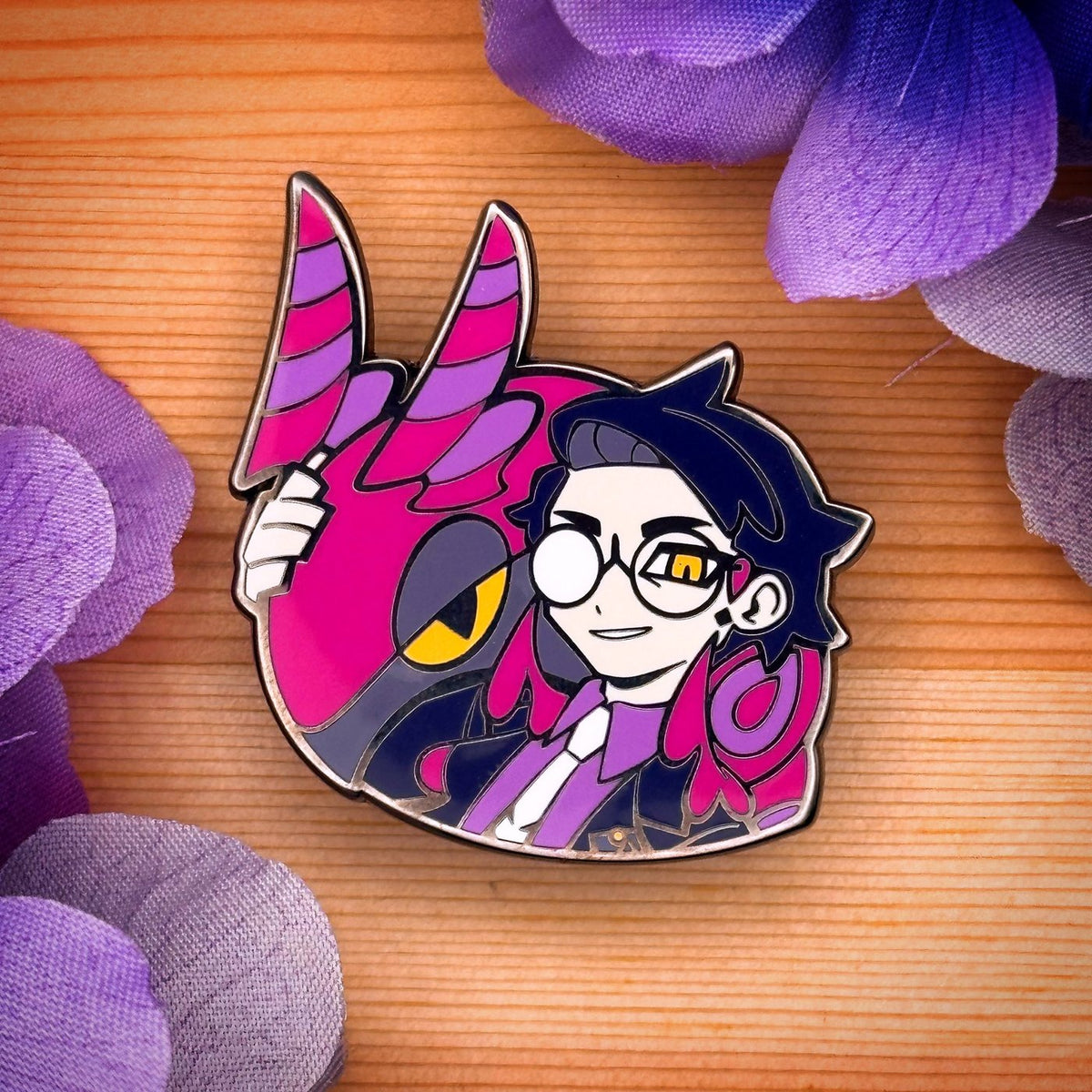 Corbeau Enamel Pin