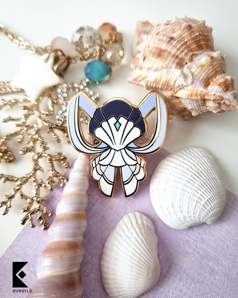 Kokomi Genshin Emblem Pin