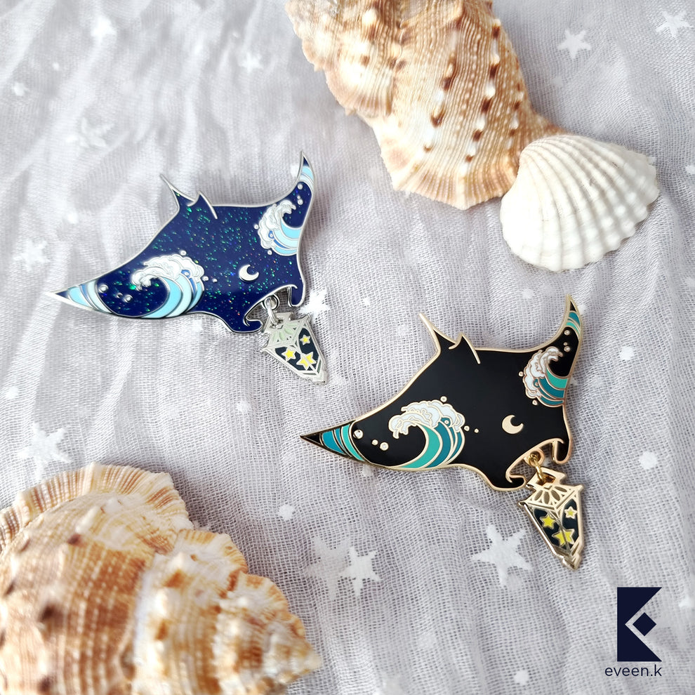Manta Ray Star Carrier Enamel Pin
