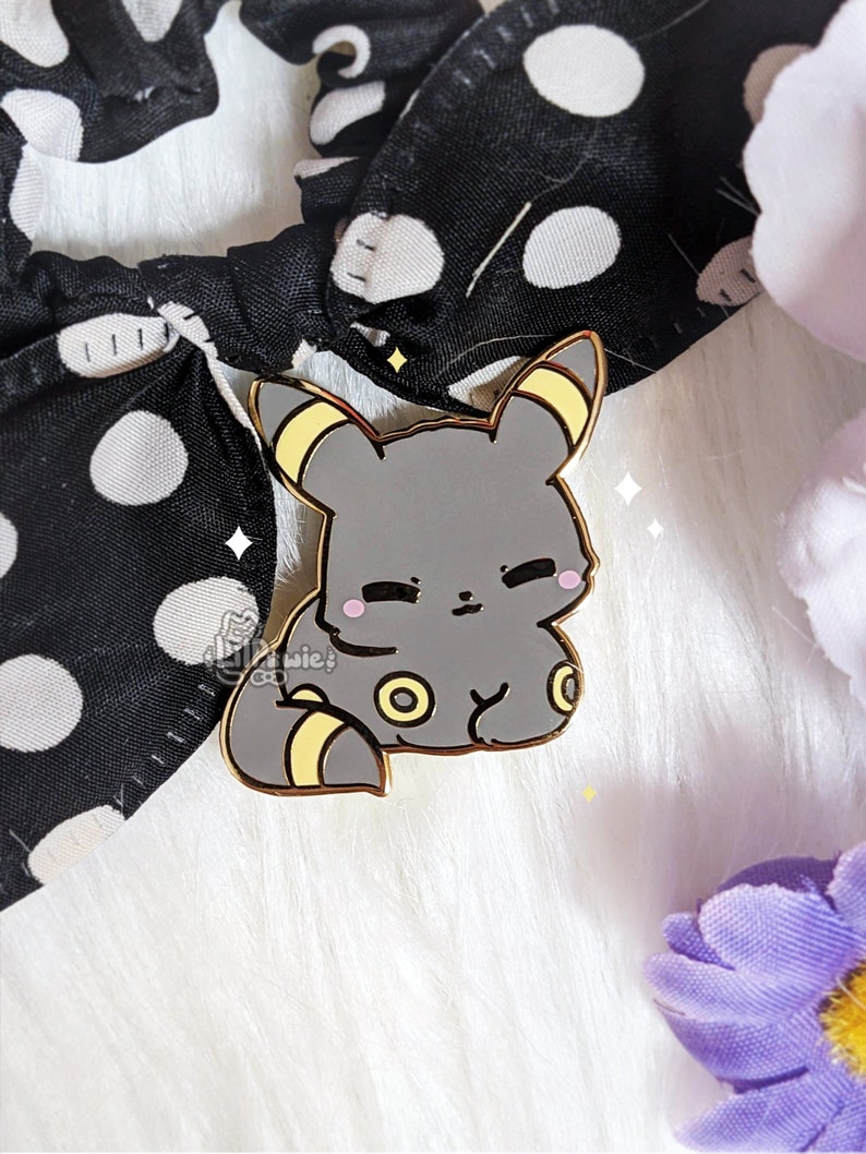 Umbreon 1.2'' Gold-plated Hard Enamel Pin Baby Eeveelution Dark Type