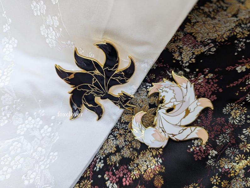 Kintsugi Kitsune - Kintsune | Japanese Fox and Pottery | Gold Plated Hard Enamel Pin | Lapel Pin | Pin Collecting