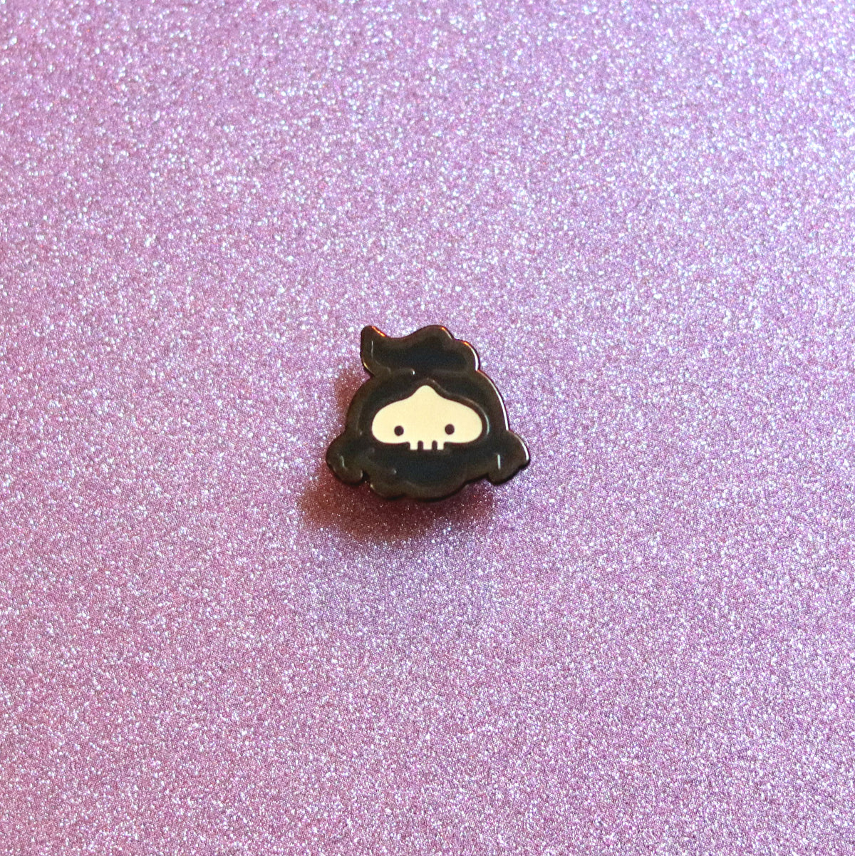 Pocket Spooky Skull Mini Blob Enamel Pin